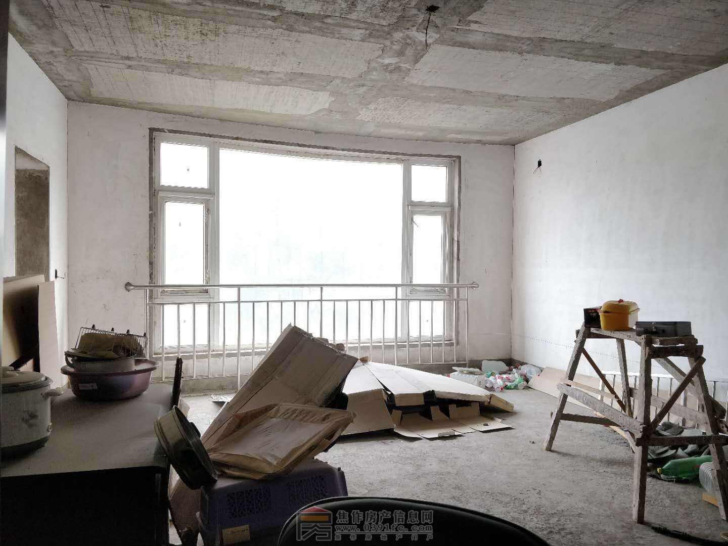 客厅大落地窗