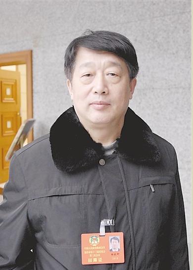 杨家卿:让群众共享发展成果
