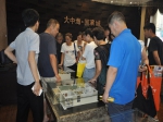 小虎看房团遭遇5折购房    嗨翻全场