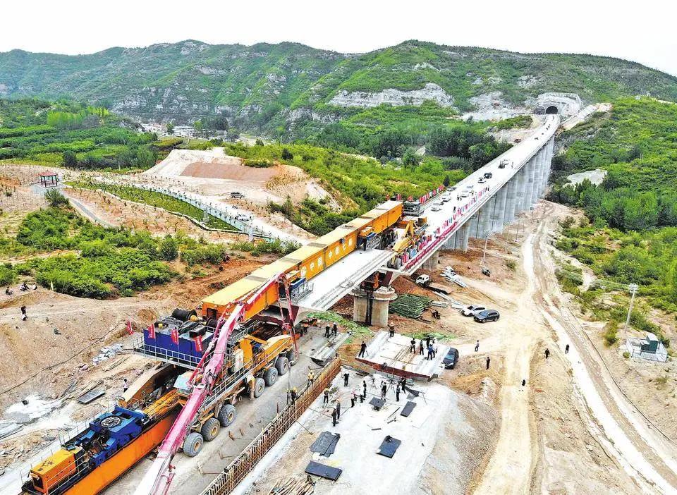 途经河南焦作,博爱,沁阳   开通后,   连通郑州至焦作城际铁路